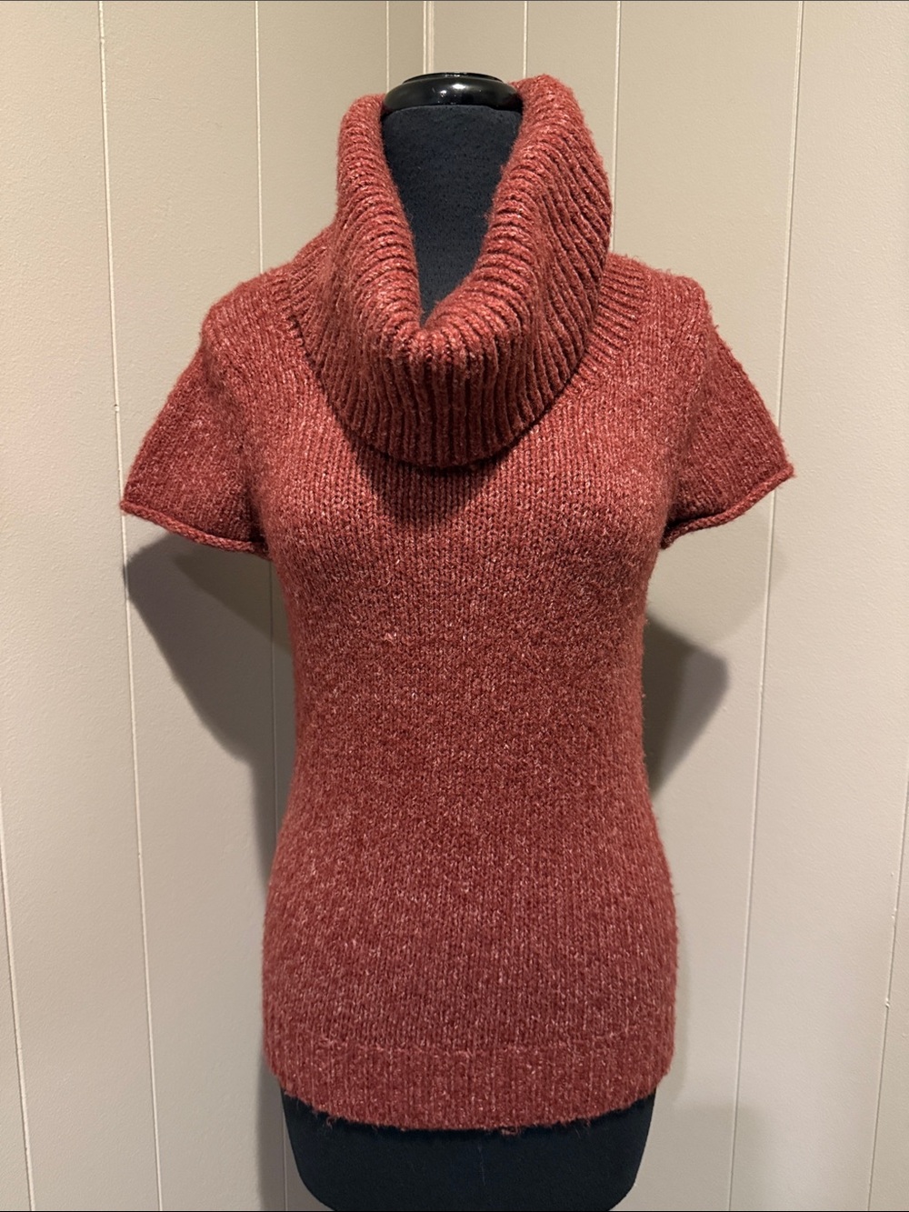 B44 BCBGMaxAzria Women’s XS Rust Short Sleeve Cowl Neck Sweater